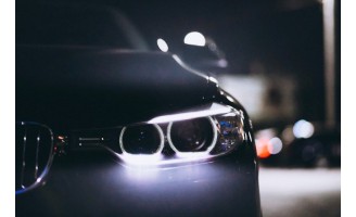 Компания BMW представила сверхбыструю зарядную станцию